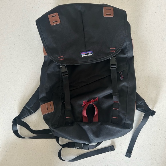 Patagonia Other - Patagonia Leinenkugel’s Arbor Pack Black Backpack with Brown Accents